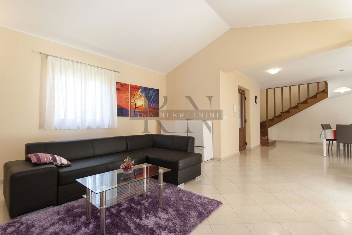ISTRIA, PARENZO - VICINO A PARENZO, Casa familiare 140 m², piscina, natura