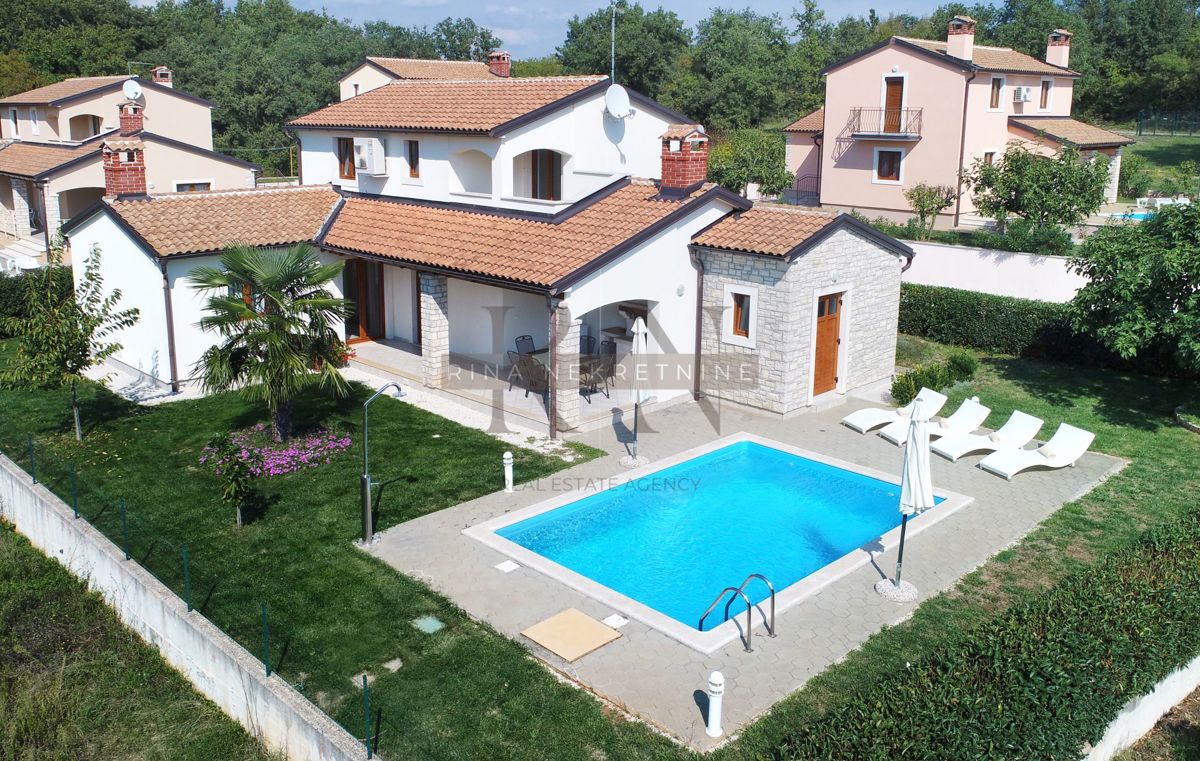 ISTRIA, PARENZO - VICINO A PARENZO, Casa familiare 140 m², piscina, natura