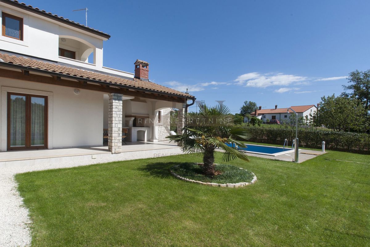 ISTRIA, PARENZO - VICINO A PARENZO, Casa familiare 140 m², piscina, natura