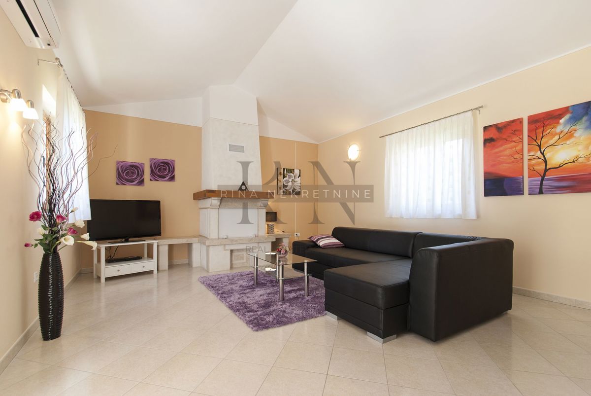 ISTRIA, PARENZO - VICINO A PARENZO, Casa familiare 140 m², piscina, natura