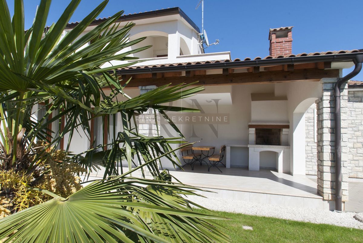ISTRIA, PARENZO - VICINO A PARENZO, Casa familiare 140 m², piscina, natura