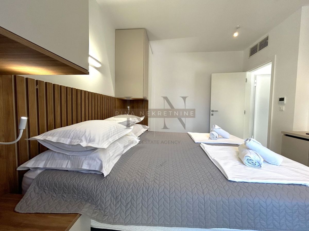 ISOLA DI HVAR - CITTÀ DI HVAR - VILLA PRIMA FILA SUL MARE!