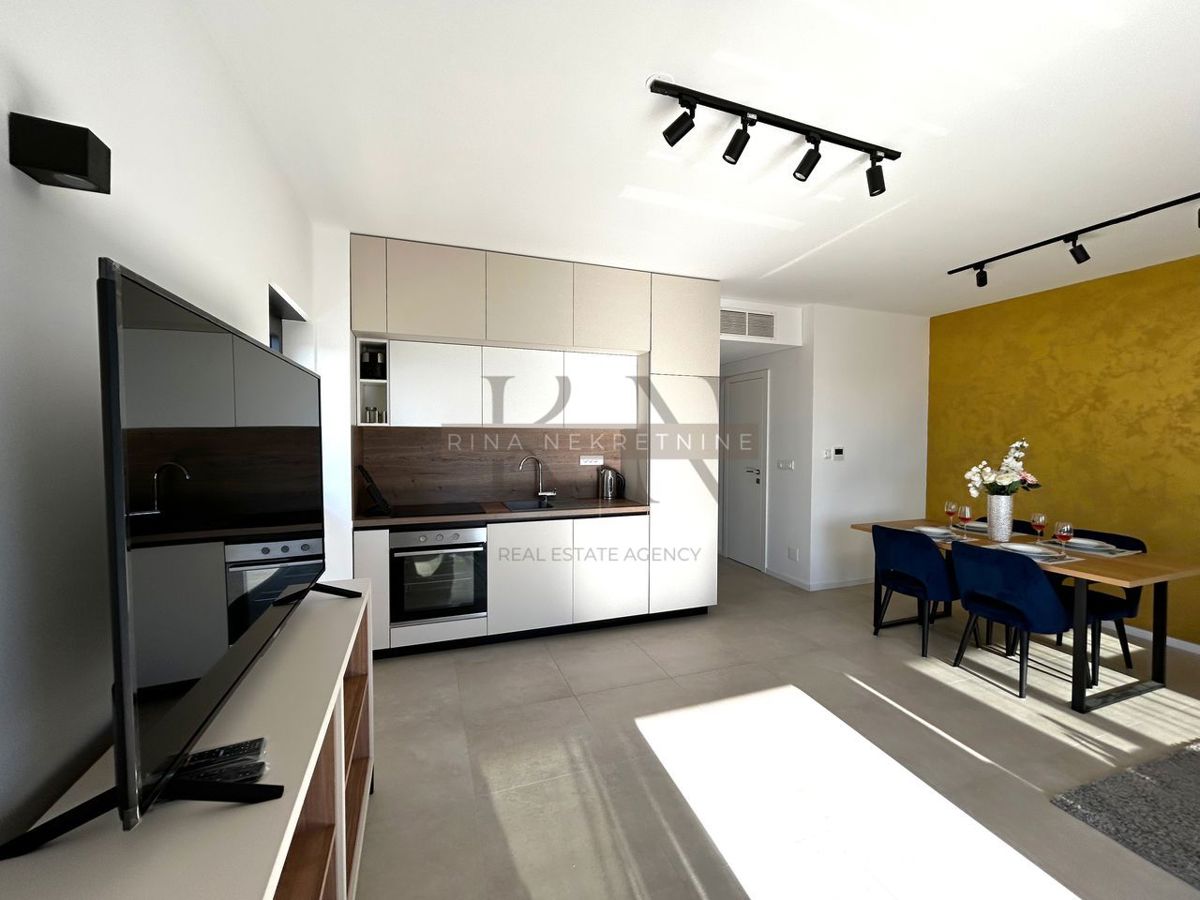 ISOLA DI HVAR - CITTÀ DI HVAR - VILLA PRIMA FILA SUL MARE!