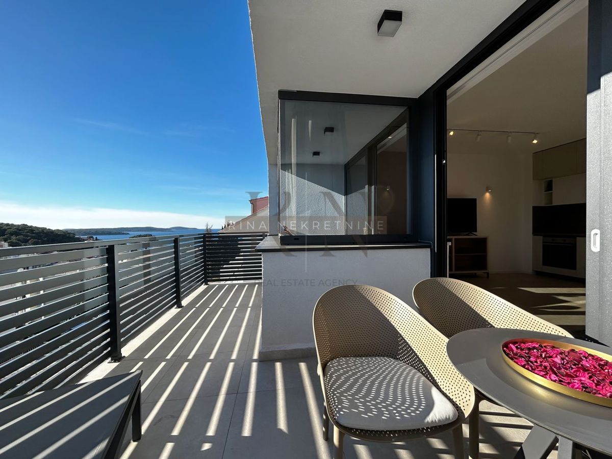 ISOLA DI HVAR - CITTÀ DI HVAR - VILLA PRIMA FILA SUL MARE!