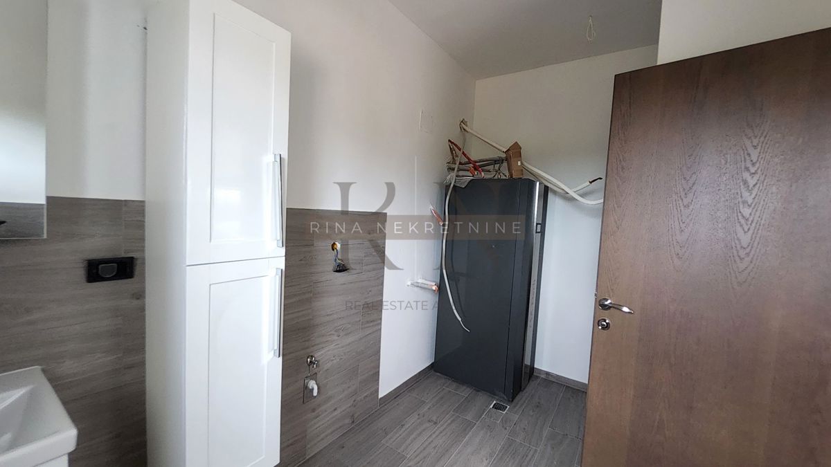 Istria, Parenzo – nuova costruzione: villa con piscina in vendita