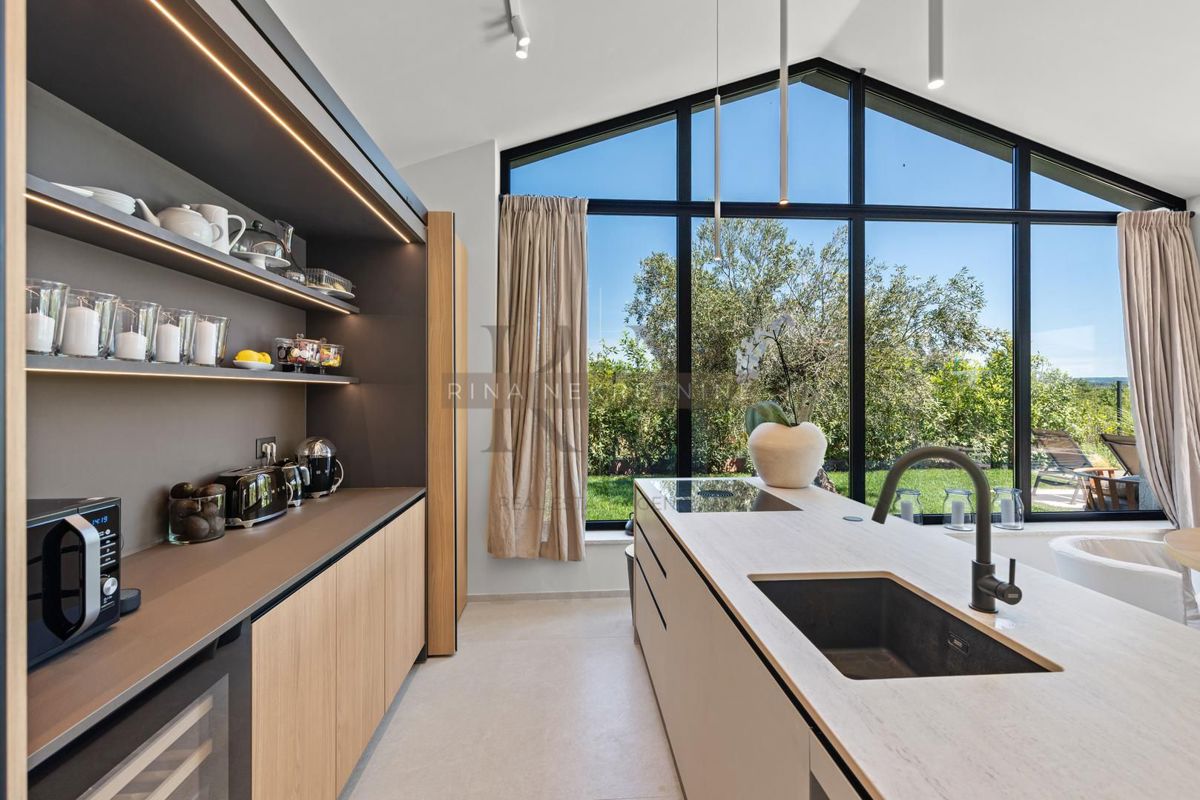 ISTRIA - PARENZO - VILLA SPECIALE DI DESIGN SUL MERCATO!