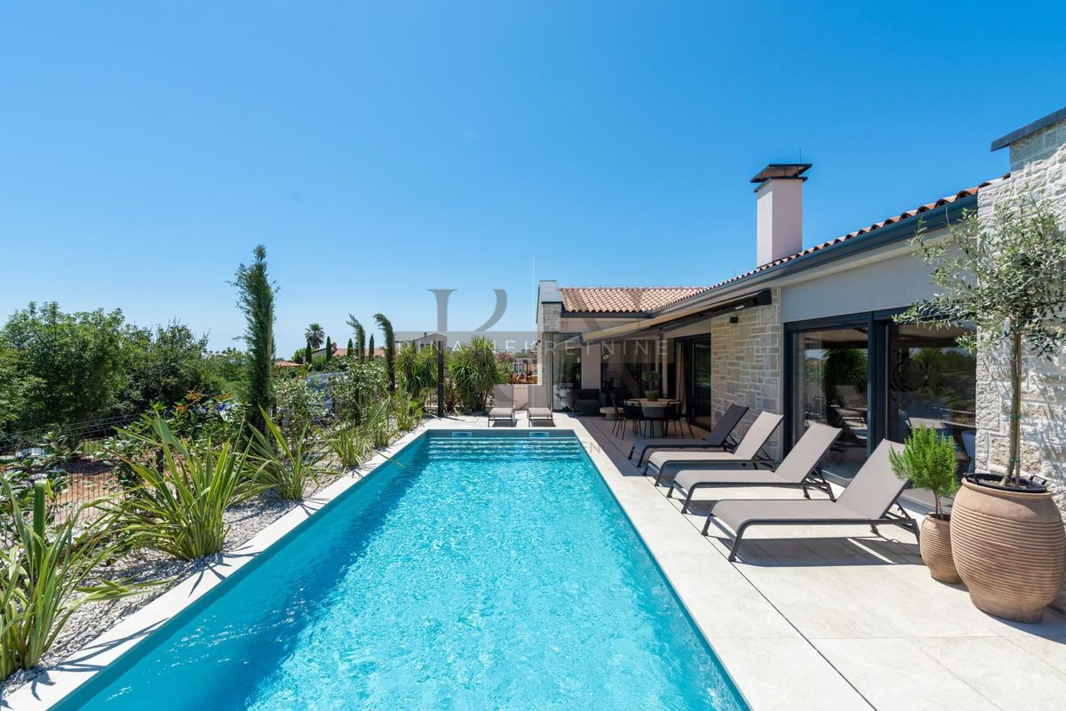 ISTRIA - PARENZO - VILLA SPECIALE DI DESIGN SUL MERCATO!