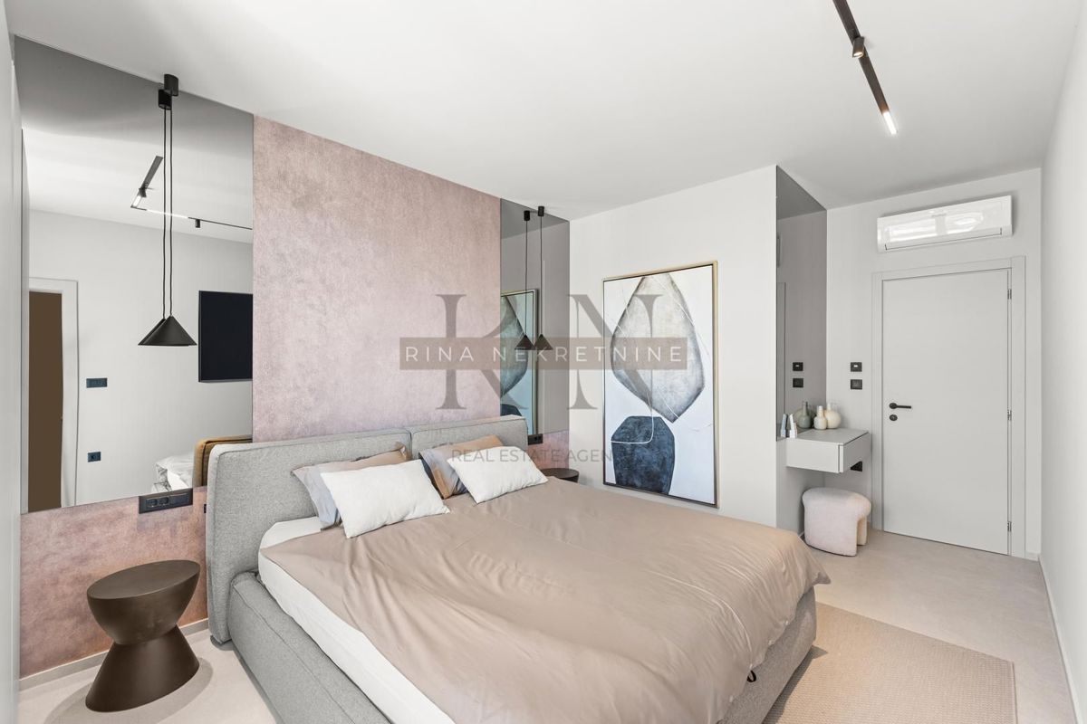 ISTRIA - PARENZO - VILLA SPECIALE DI DESIGN SUL MERCATO!