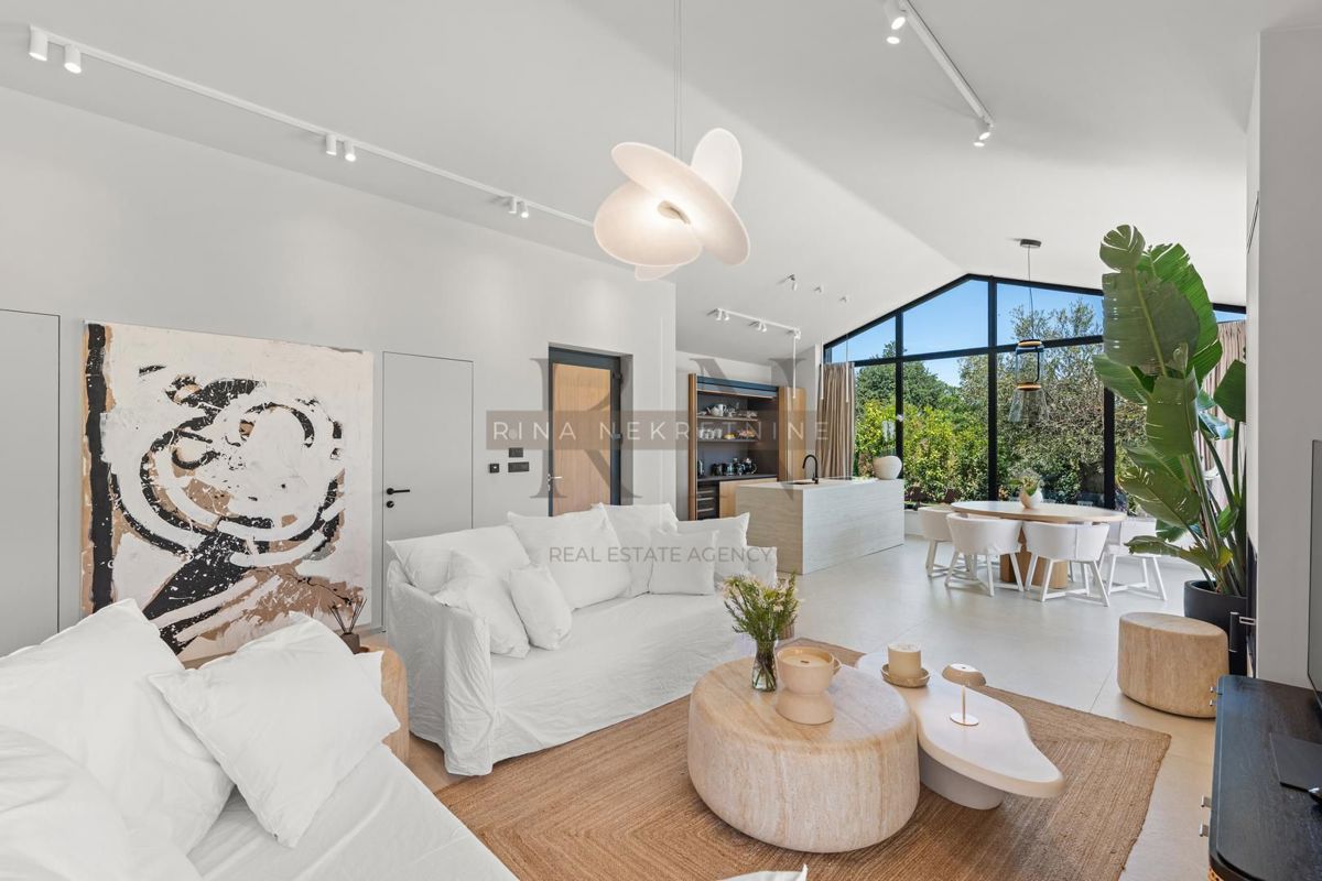 ISTRIA - PARENZO - VILLA SPECIALE DI DESIGN SUL MERCATO!