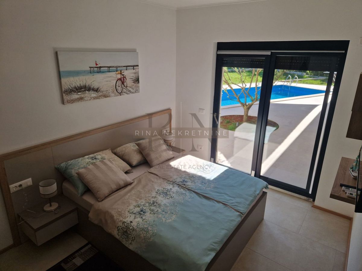 ISTRIA - ROVIGNO - Casa arredata su un unico piano con piscina!