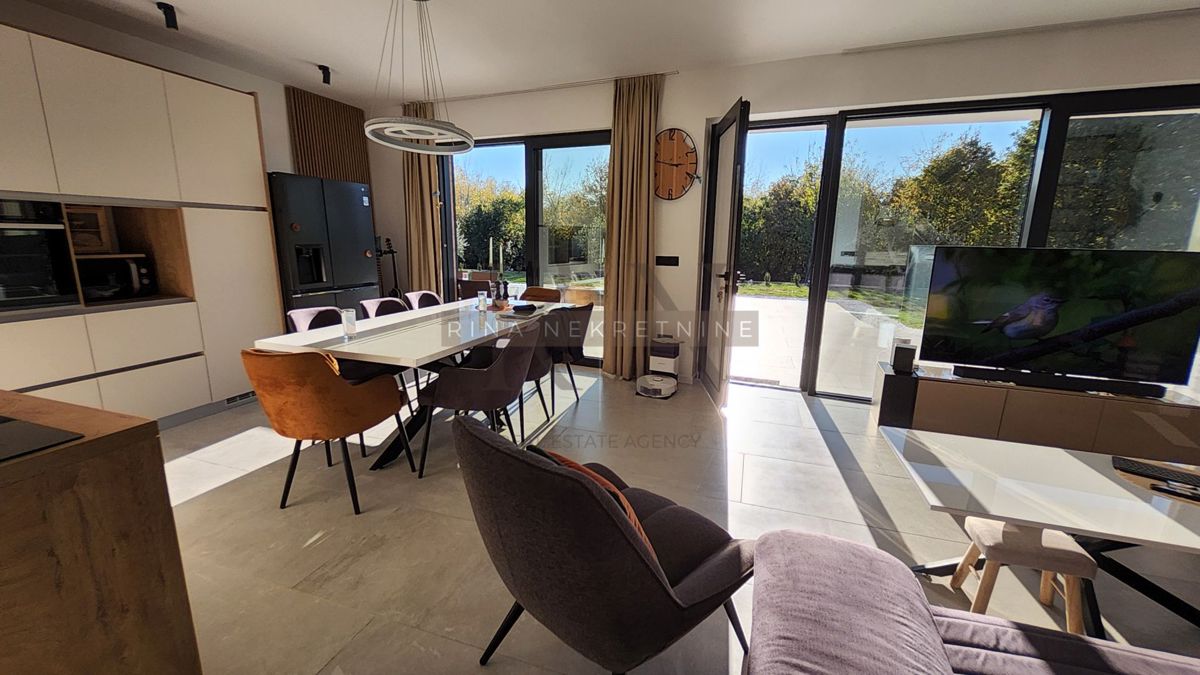 Villa moderna 176 m² con piscina, Rabac – Labin