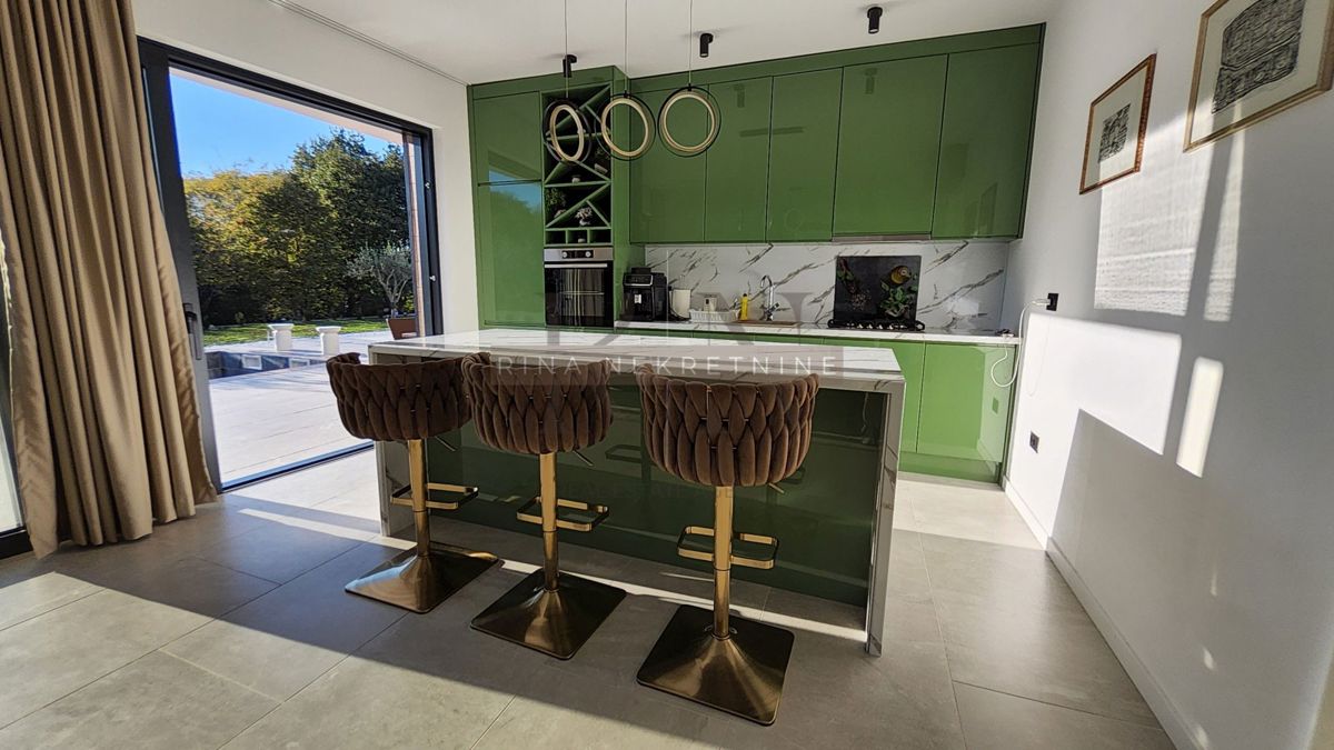 Villa moderna 176 m² con piscina, Rabac – Labin