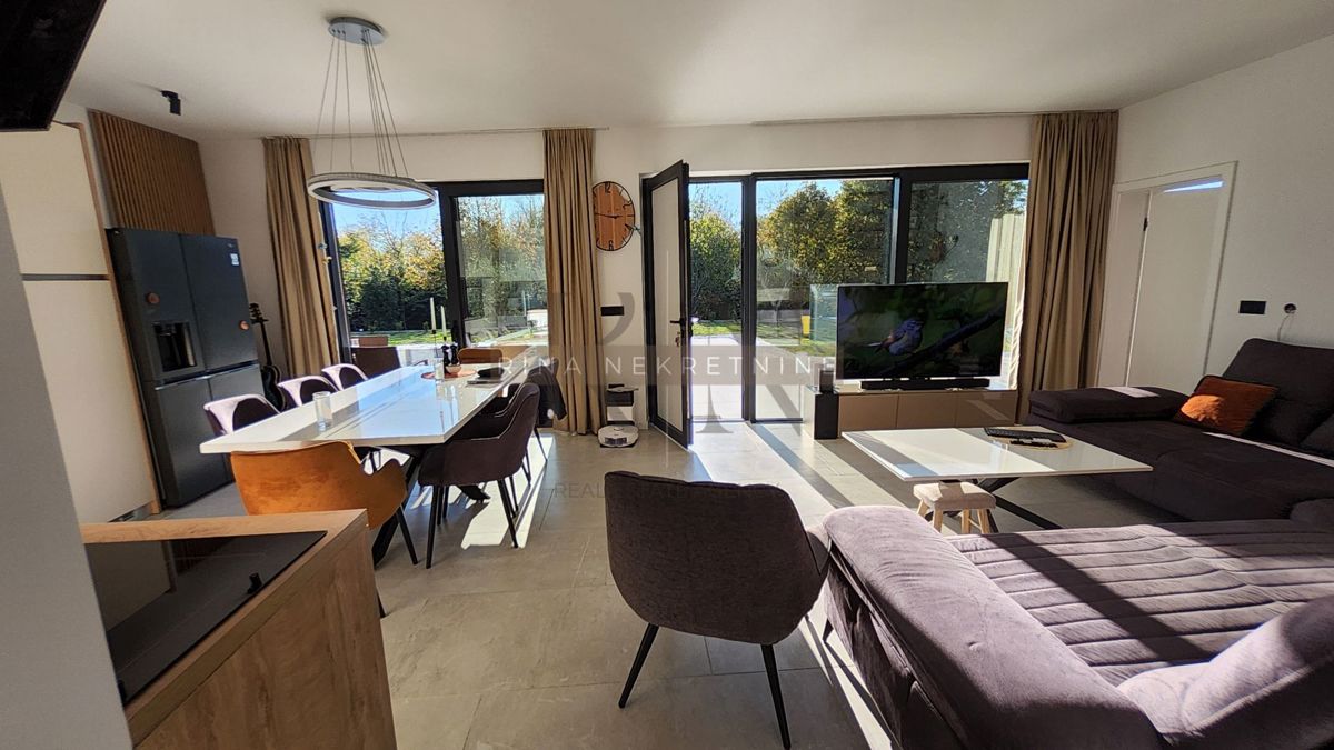 Villa moderna 176 m² con piscina, Rabac – Labin