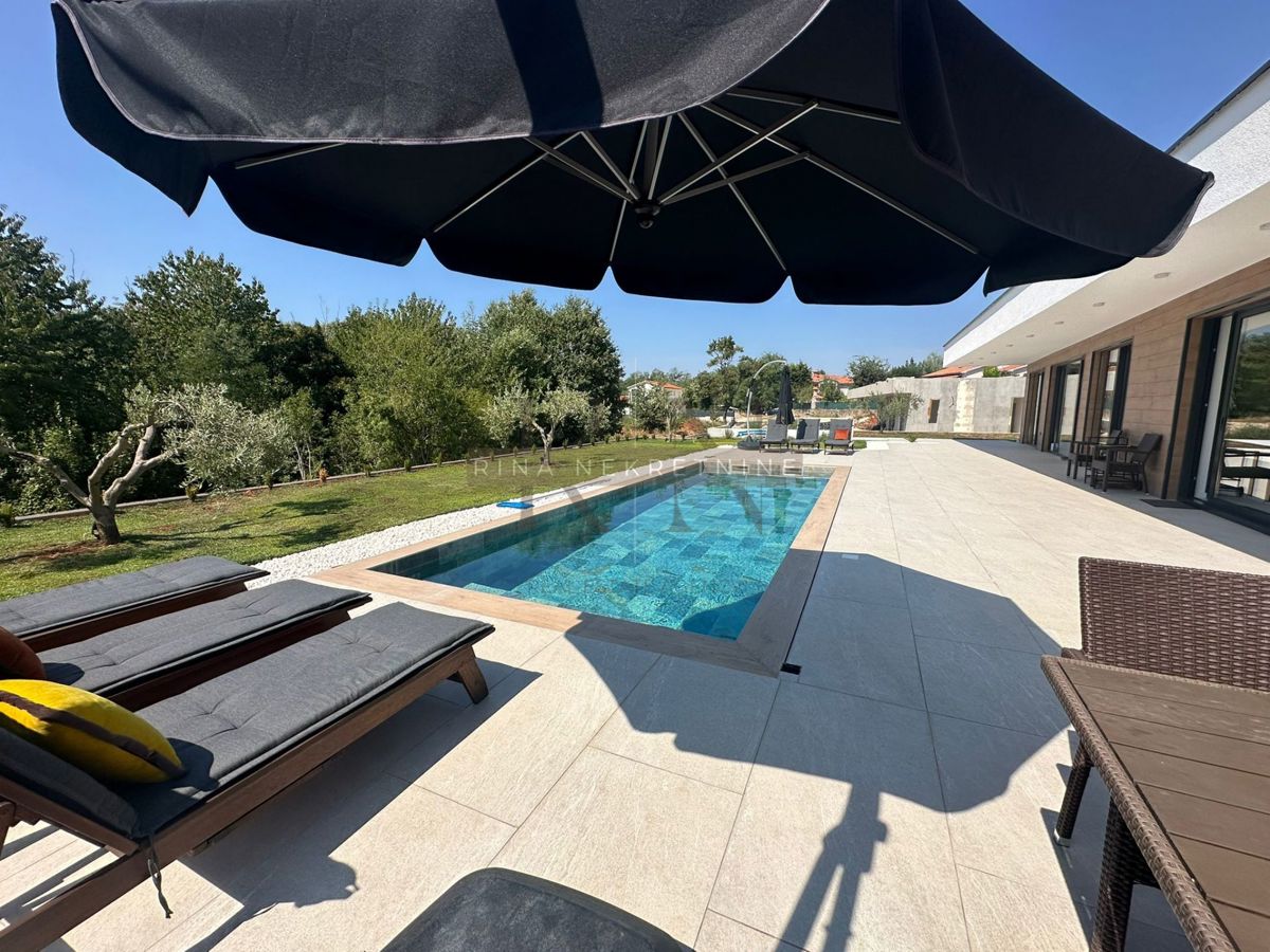 Villa moderna 176 m² con piscina, Rabac – Labin