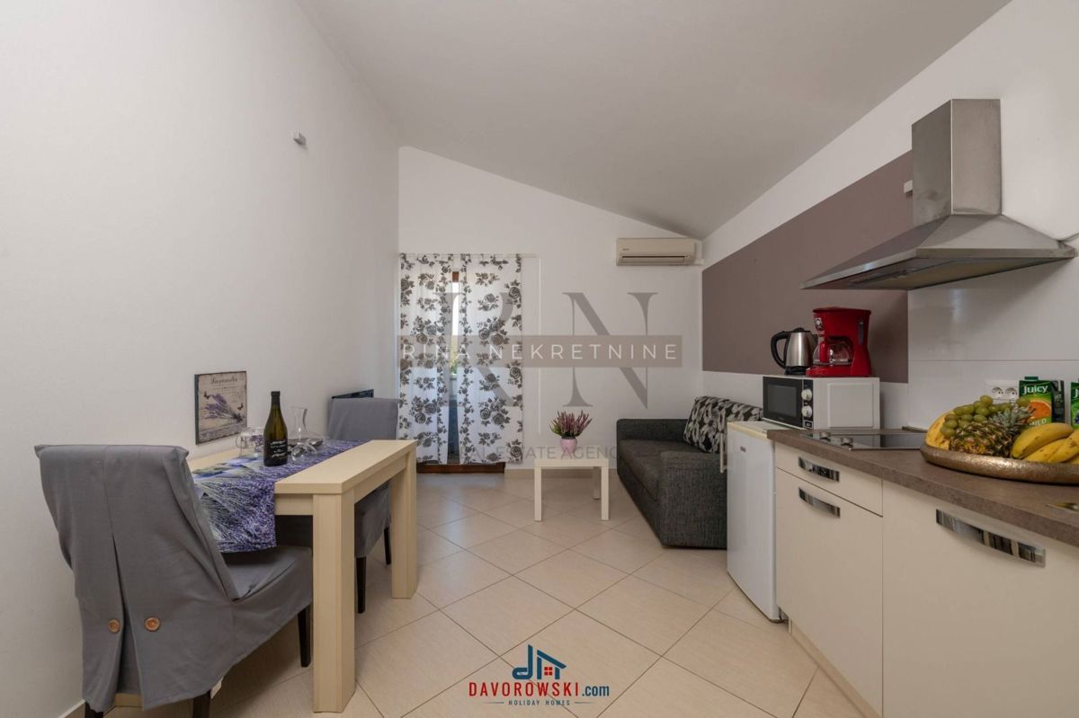 ISTRIA – POREČ – VILLA CON PISCINA IN UNA POSIZIONE TRANQUILLA