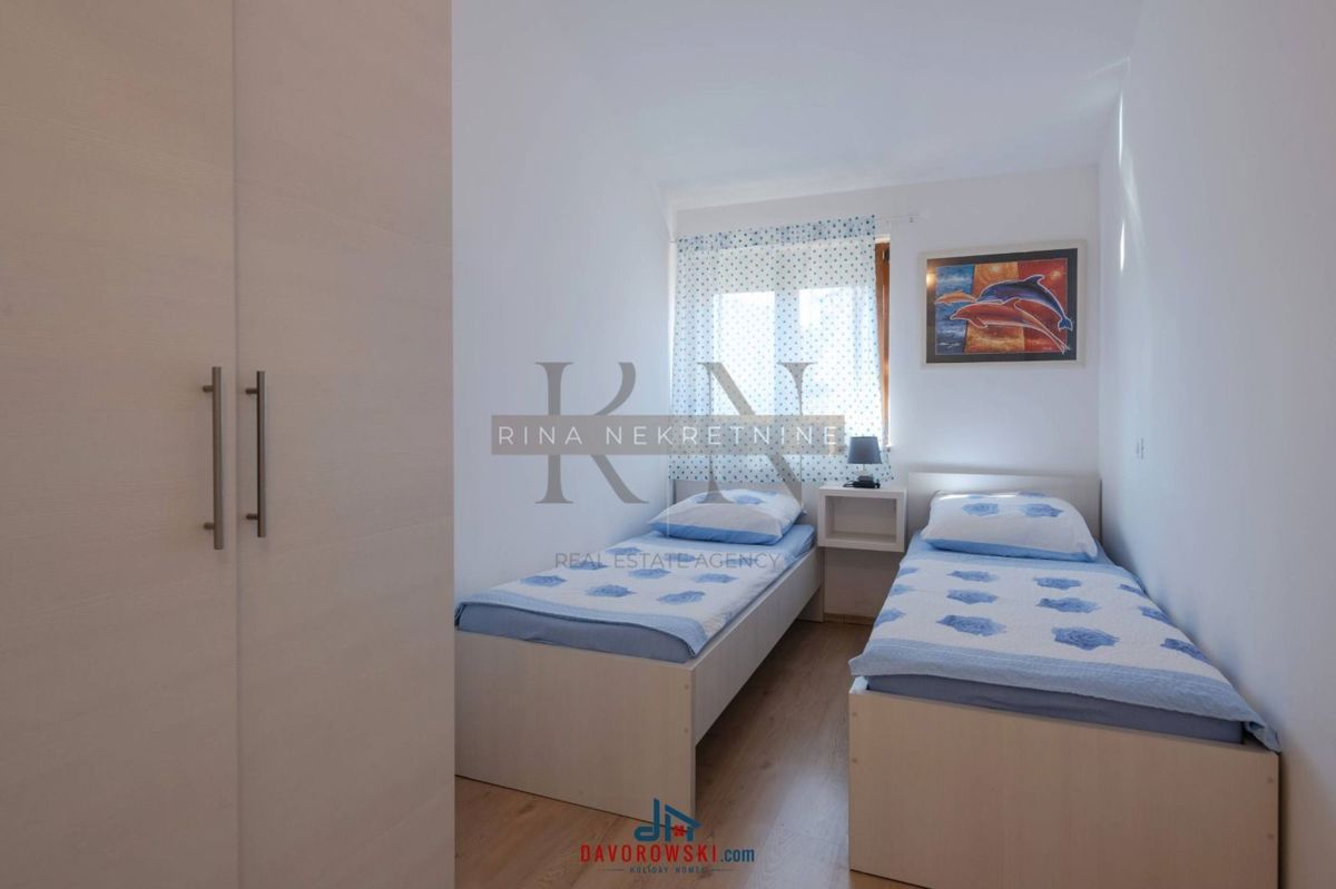 ISTRIA – POREČ – VILLA CON PISCINA IN UNA POSIZIONE TRANQUILLA