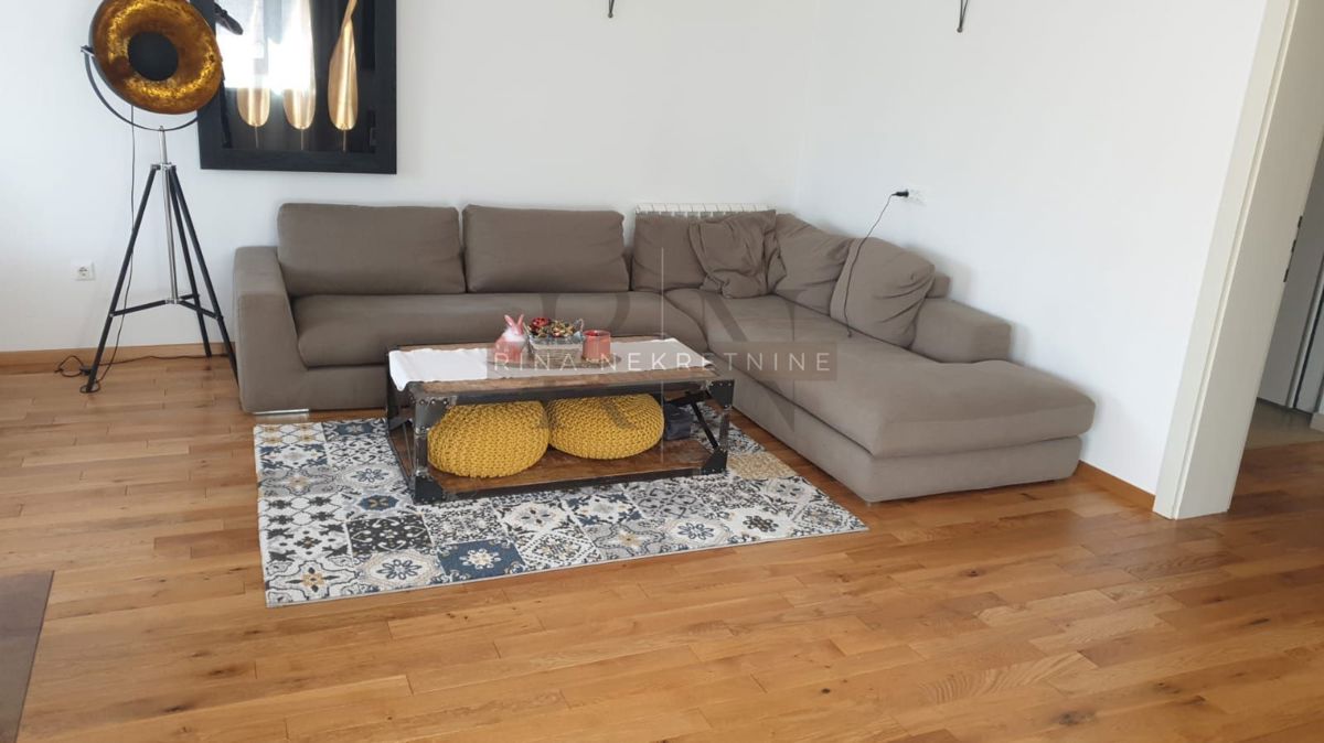 ISTRIA – POREČ – VILLA CON PISCINA IN UNA POSIZIONE TRANQUILLA