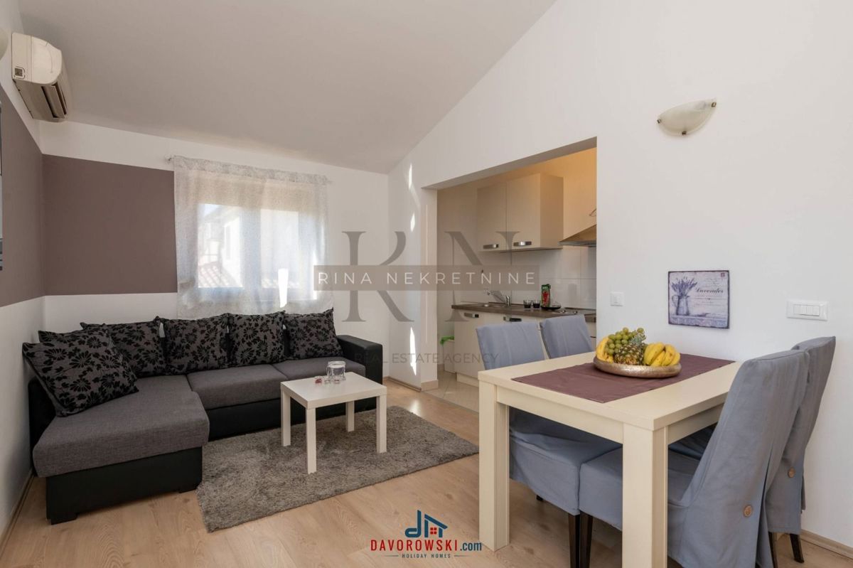 ISTRIA – POREČ – VILLA CON PISCINA IN UNA POSIZIONE TRANQUILLA