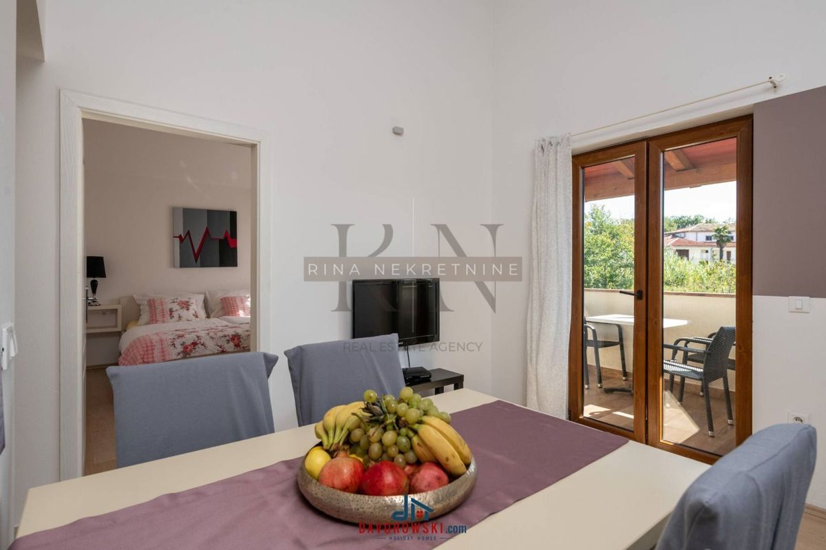 ISTRIA – POREČ – VILLA CON PISCINA IN UNA POSIZIONE TRANQUILLA