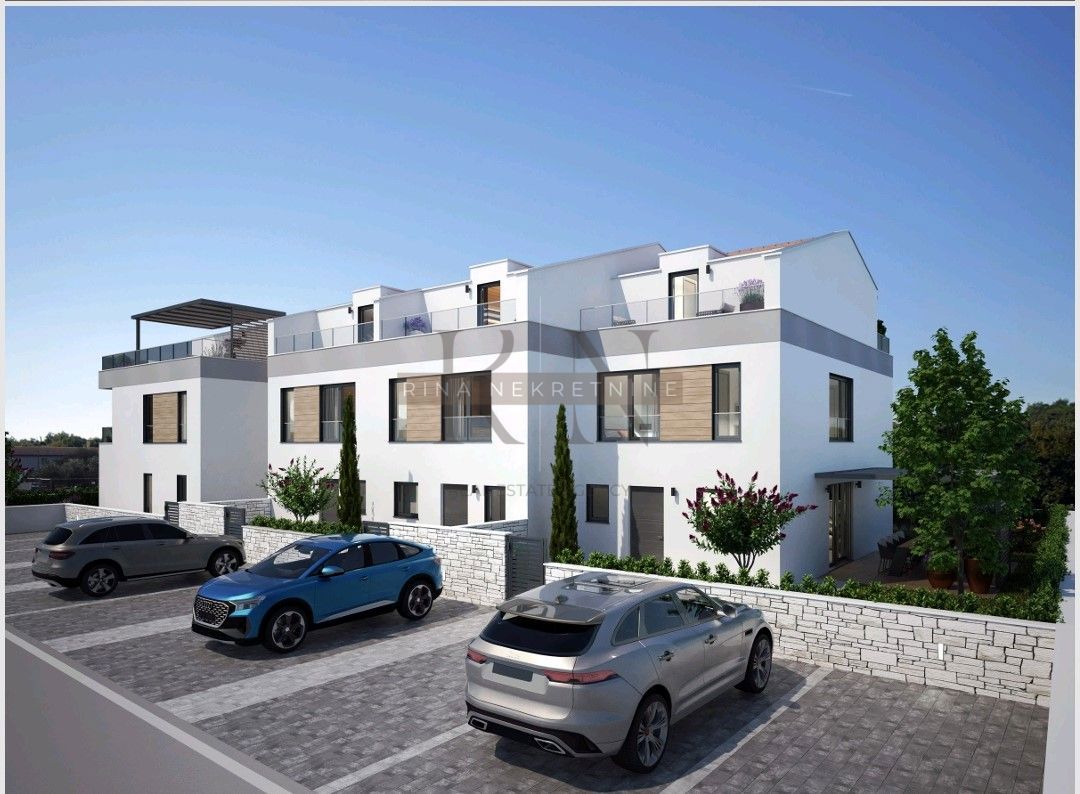 ISTRIA – Casa a schiera moderna 128m² a Poreč, un'opportunità da non perdere