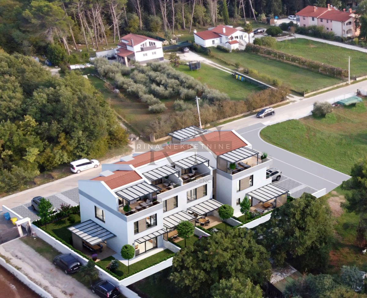 ISTRIA – Casa a schiera moderna 128m² a Poreč, un'opportunità da non perdere