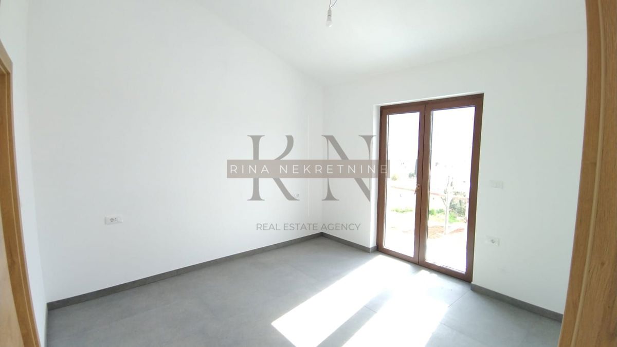 Istria – Parenzo: Villa moderna di lusso con piscina e vista mare