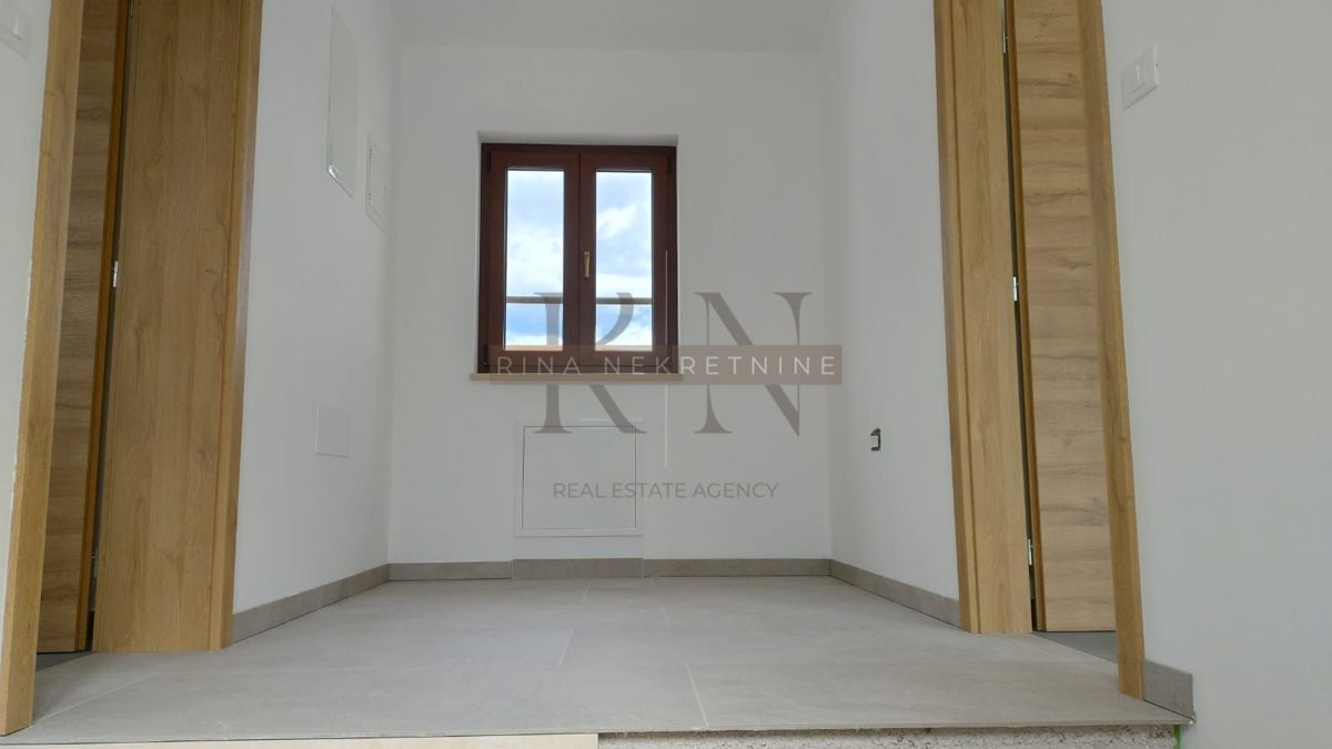 Istria – Parenzo: Villa moderna di lusso con piscina e vista mare