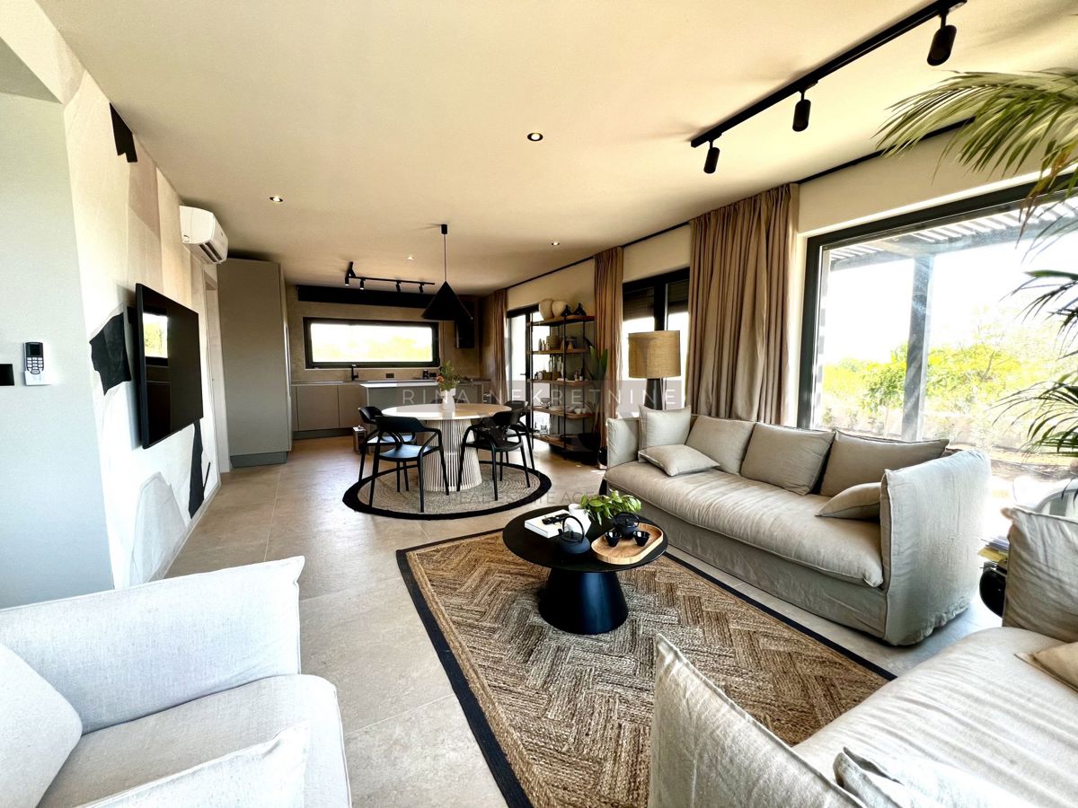 ISTRIA, POREČ – Casa speciale con piscina