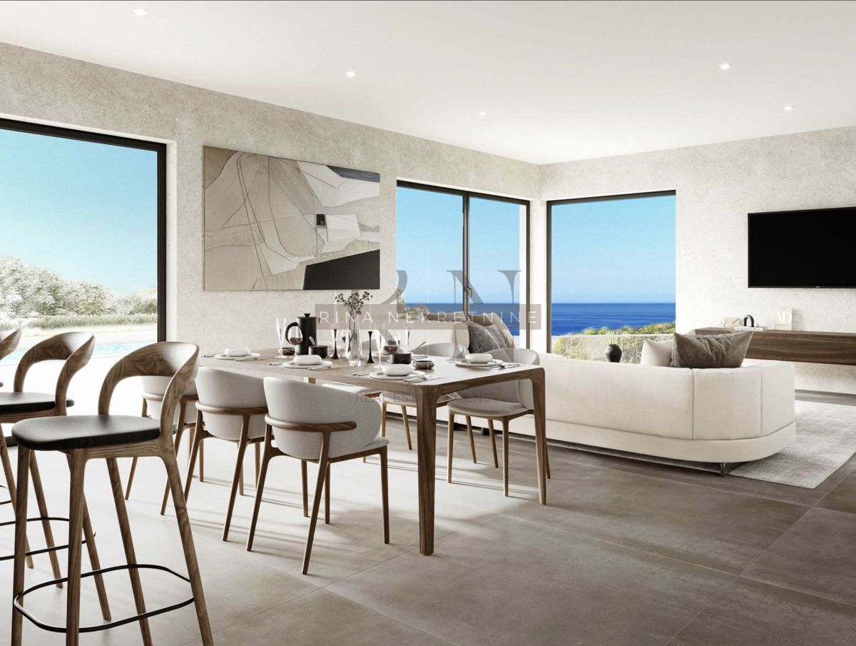 ISTRIA - PARENZO. - VILLA CON VISTA CITTÀ E MARE - PISCINA E TERRAZZA SUL TETTO!