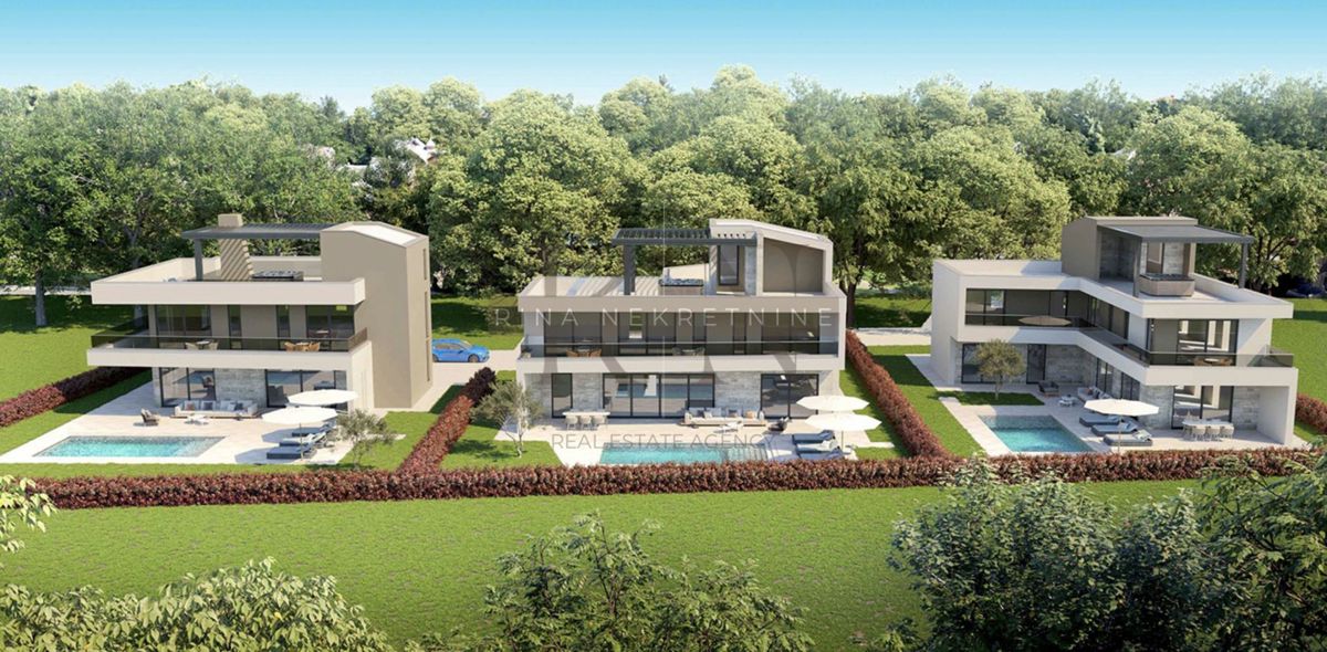 ISTRIA - PARENZO. - VILLA CON VISTA CITTÀ E MARE - PISCINA E TERRAZZA SUL TETTO!