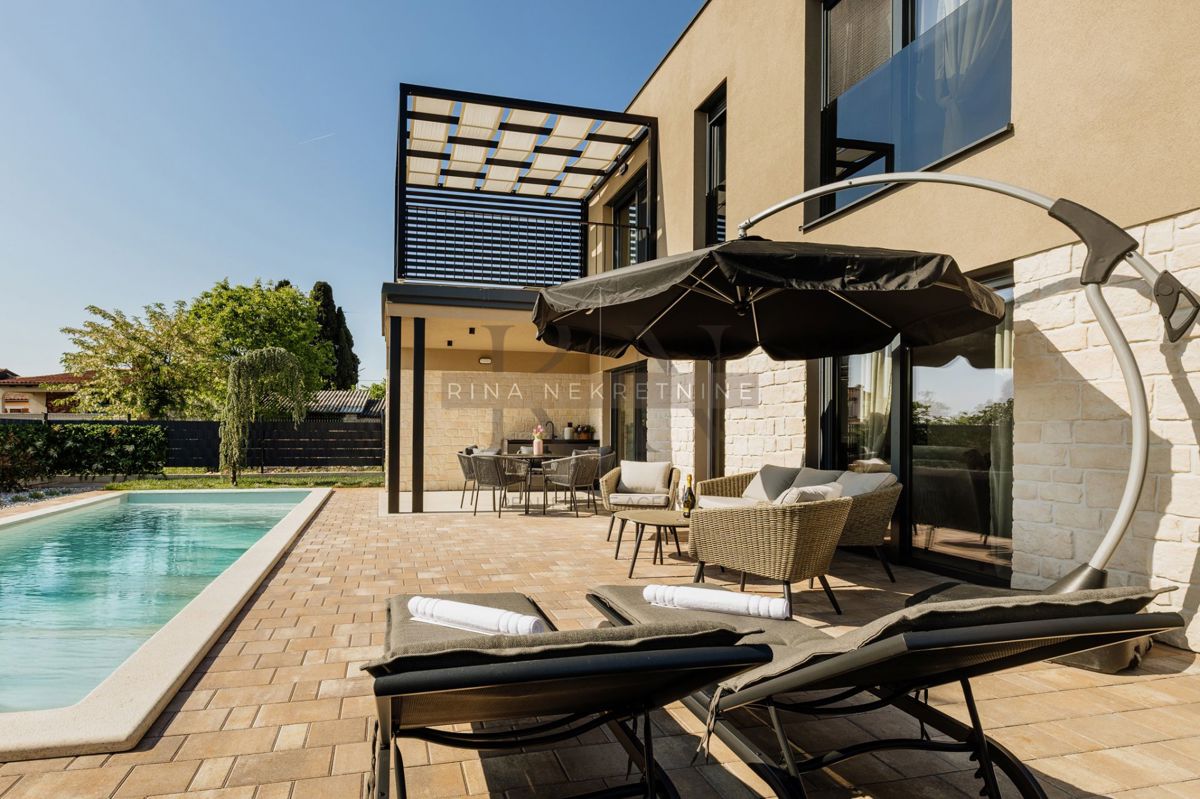 ISTRIA - PARENZO - NUOVA VILLA ARREDATA 