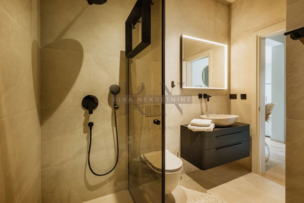 ISTRIA - PARENZO - NUOVA VILLA COMPLETATA CON PISCINA!