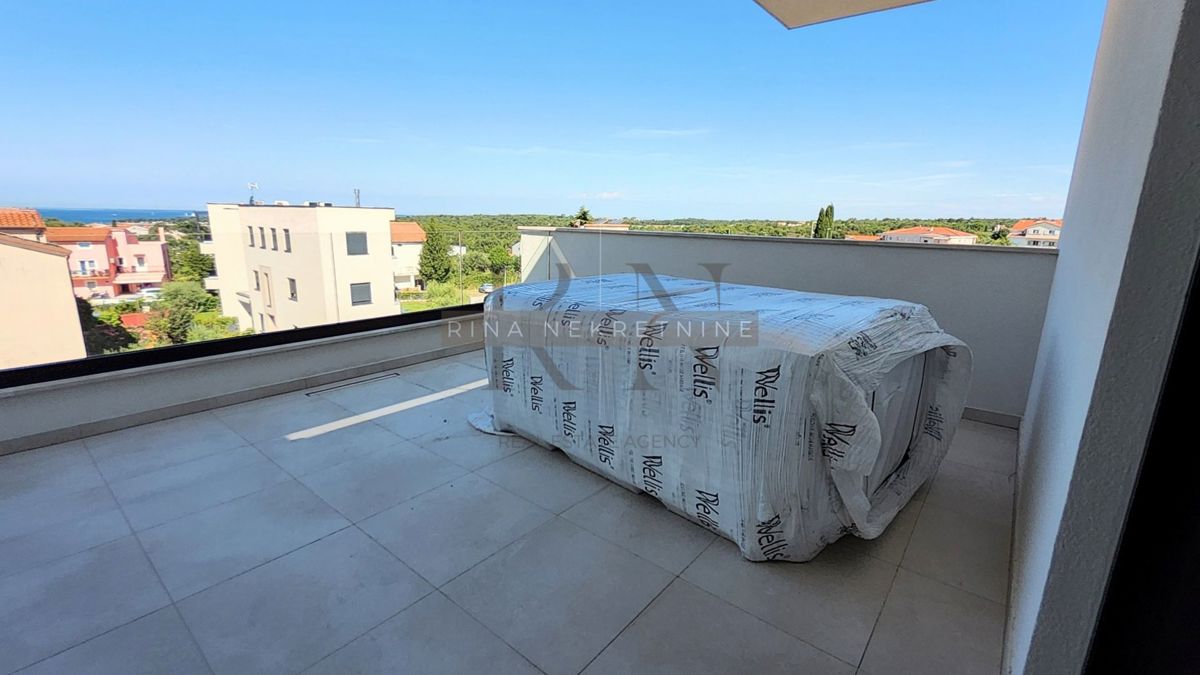 ISTRIA – PARENZO – APPARTAMENTO 125 m² CON GIARDINO E VISTA MARE