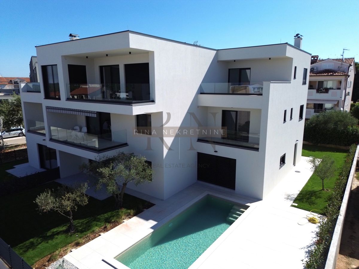 Parenzo nuova casa con piscina e vista mare