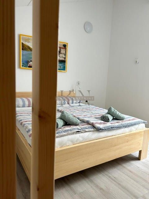 Červar-Porat-Appartamento 150 m dal mare–Ristrutturato 2024