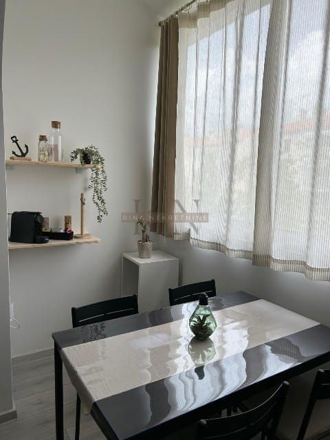 Červar-Porat-Appartamento 150 m dal mare–Ristrutturato 2024