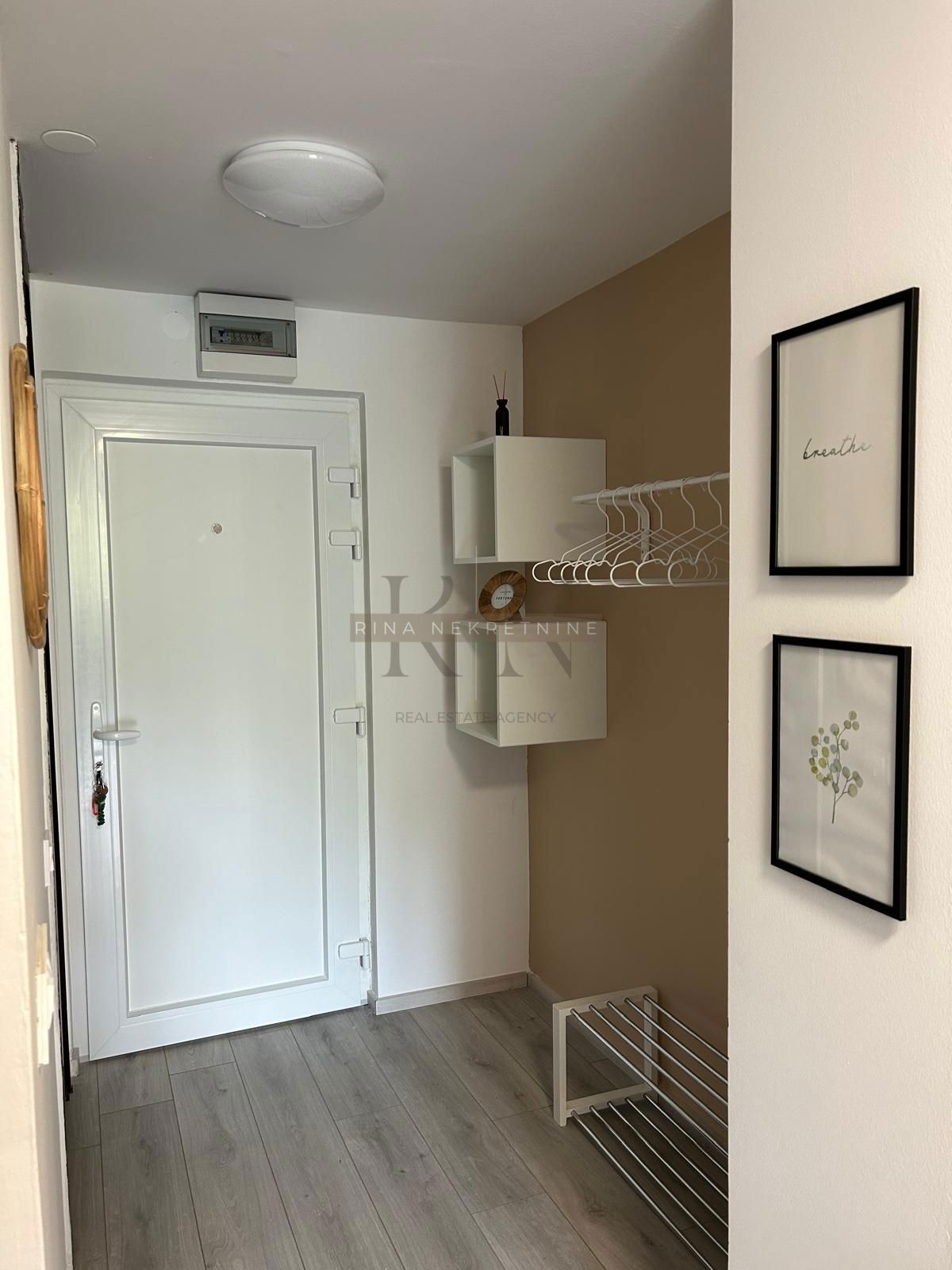 Červar-Porat-Appartamento 150 m dal mare–Ristrutturato 2024