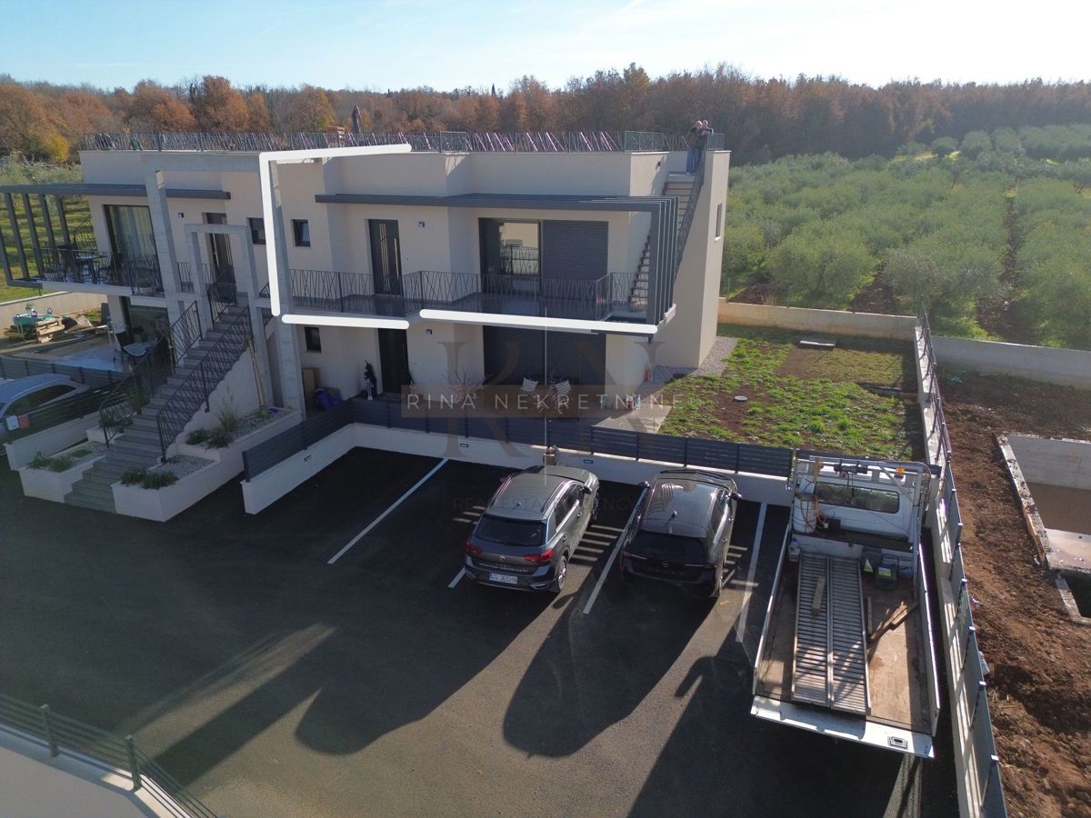 Istria – Parenzo: appartamento con terrazza sul tetto e mare