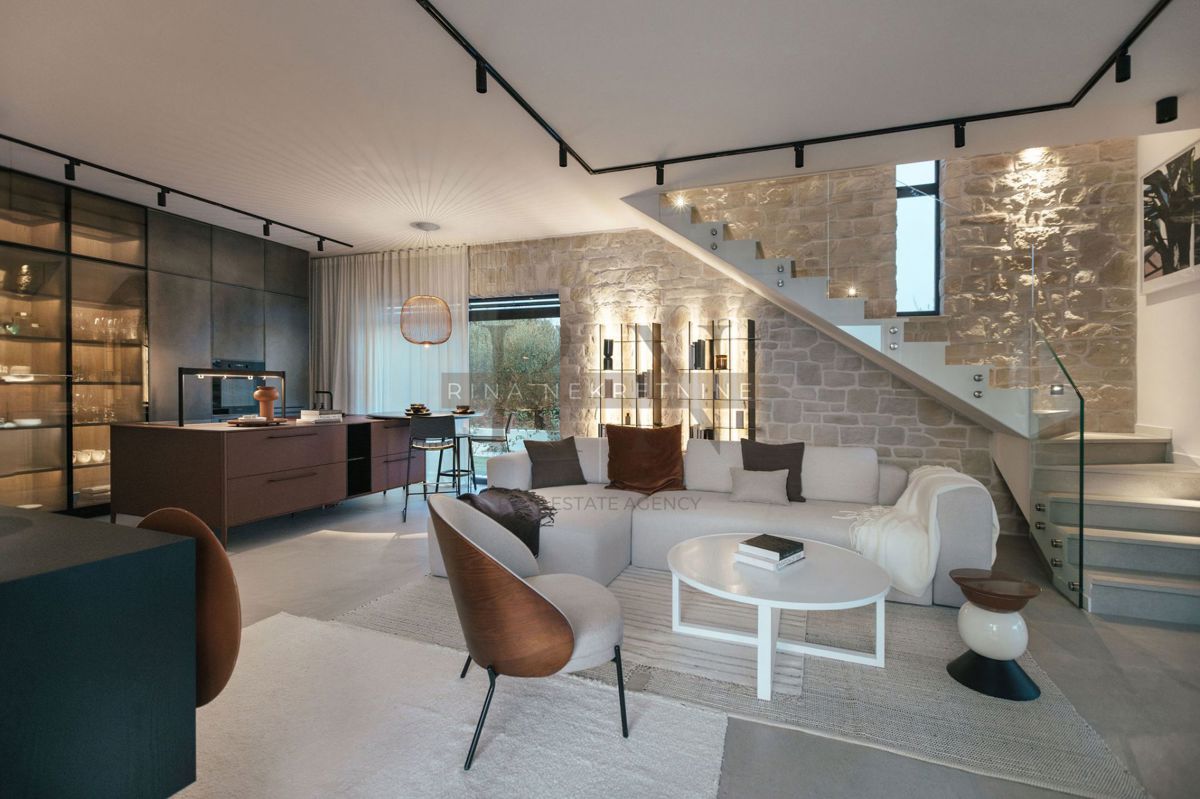 ISTRIA - PARENZO - VILLA ESTREMAMENTE SPECIALE E DECORATA CON DESIGN!