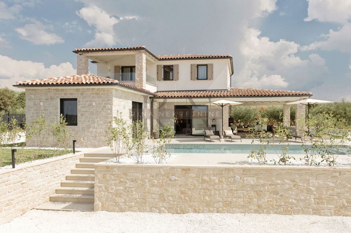 ISTRIA - PARENZO - VILLA ESTREMAMENTE SPECIALE E DECORATA CON DESIGN!