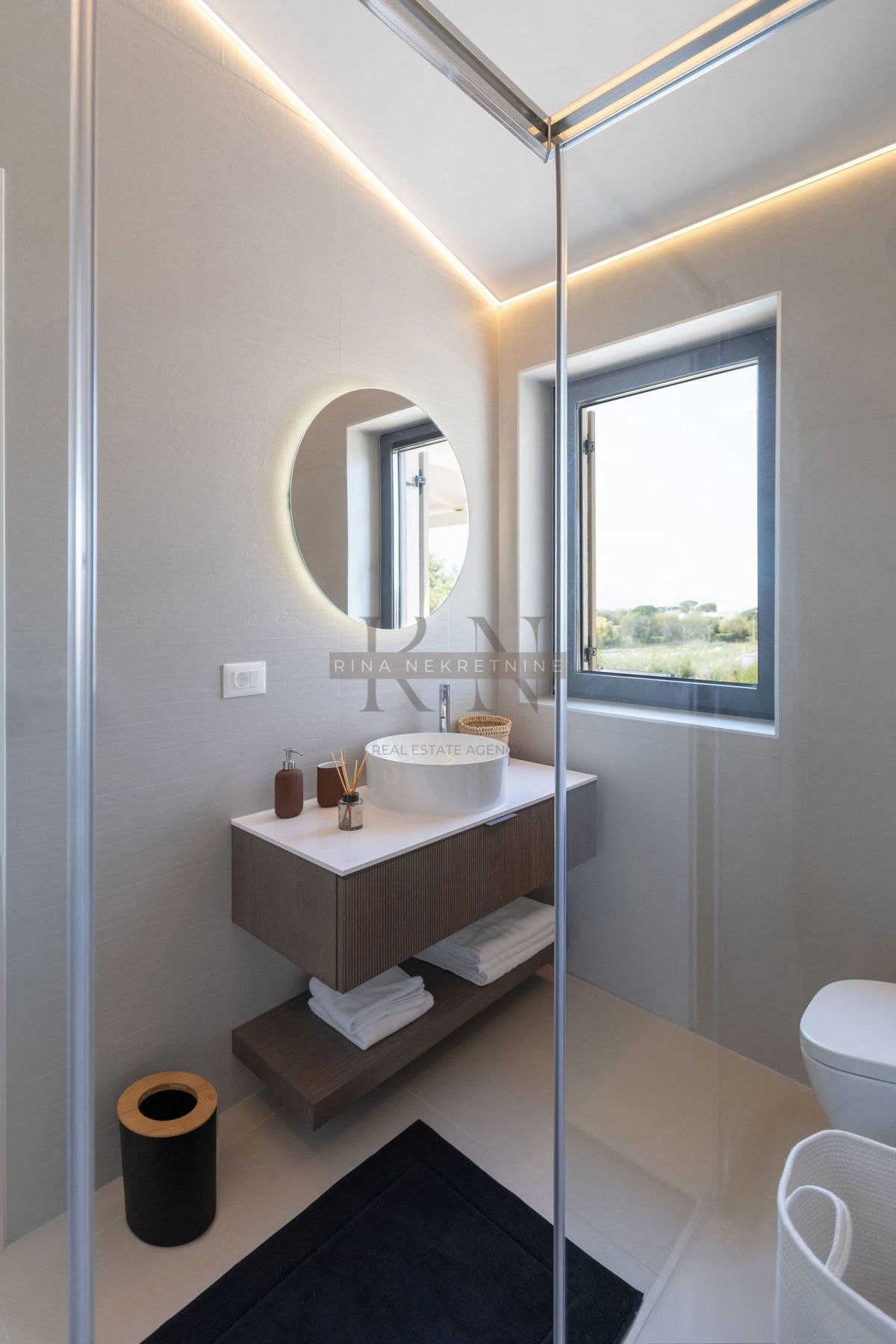 ISTRIA - PARENZO - VILLA ESTREMAMENTE SPECIALE E DECORATA CON DESIGN!