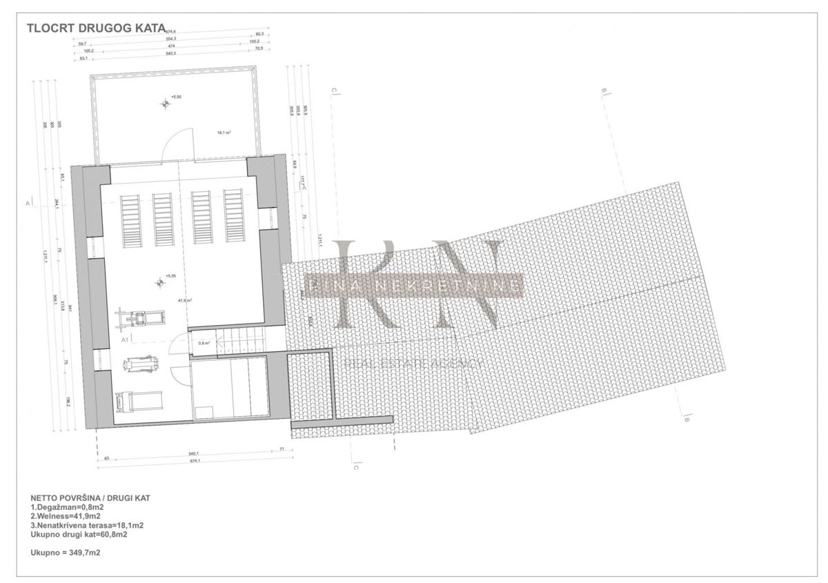 STRA - POREČ - RUSTICAMENTE RISTRUTTURATA VILLA ISTRIANA SU UNA PARCELA DI 1630m2