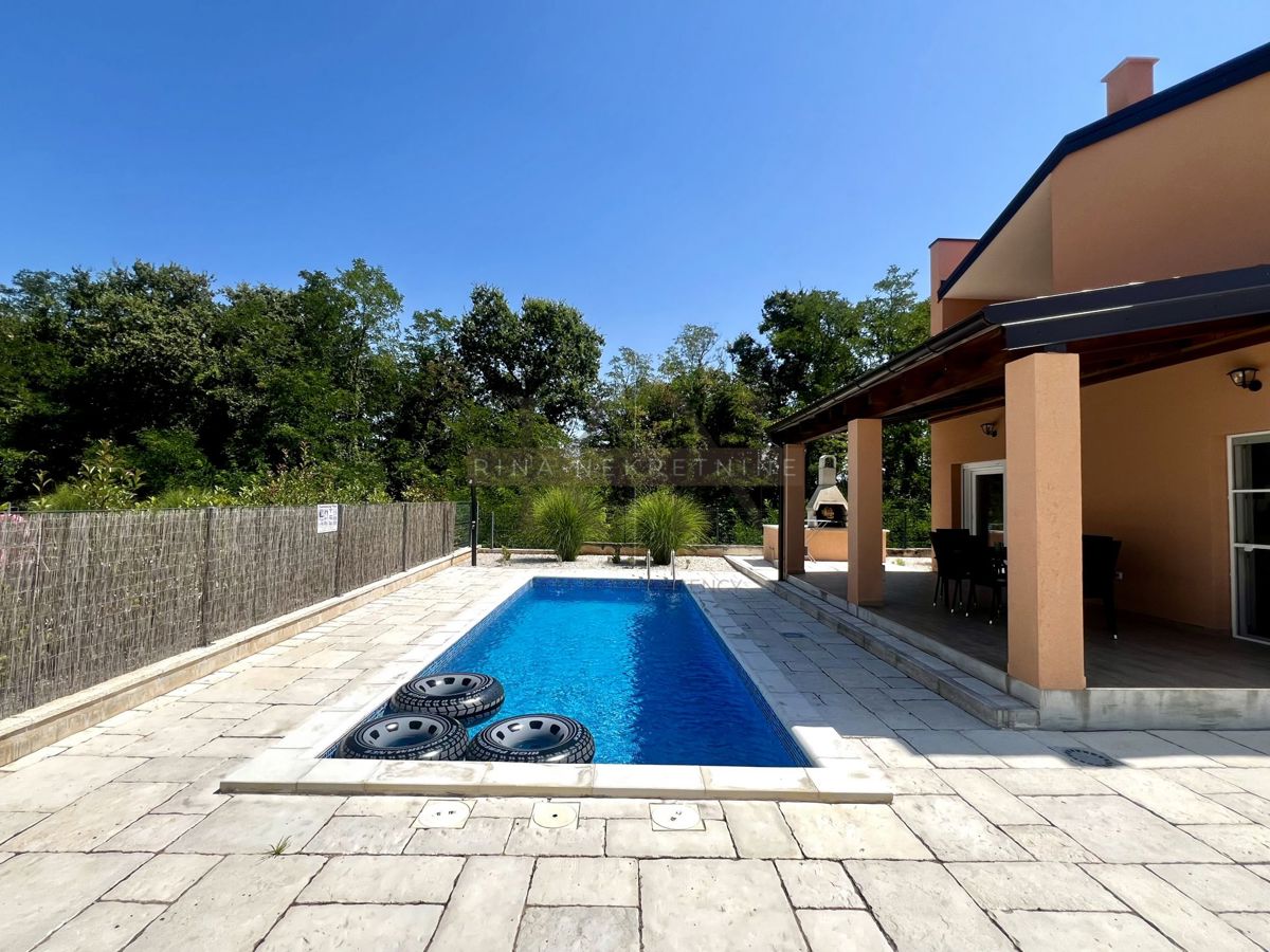 ISTRIA - PARENZO - TINJAN - CASA CON PISCINA PER INVESTIMENTO!
