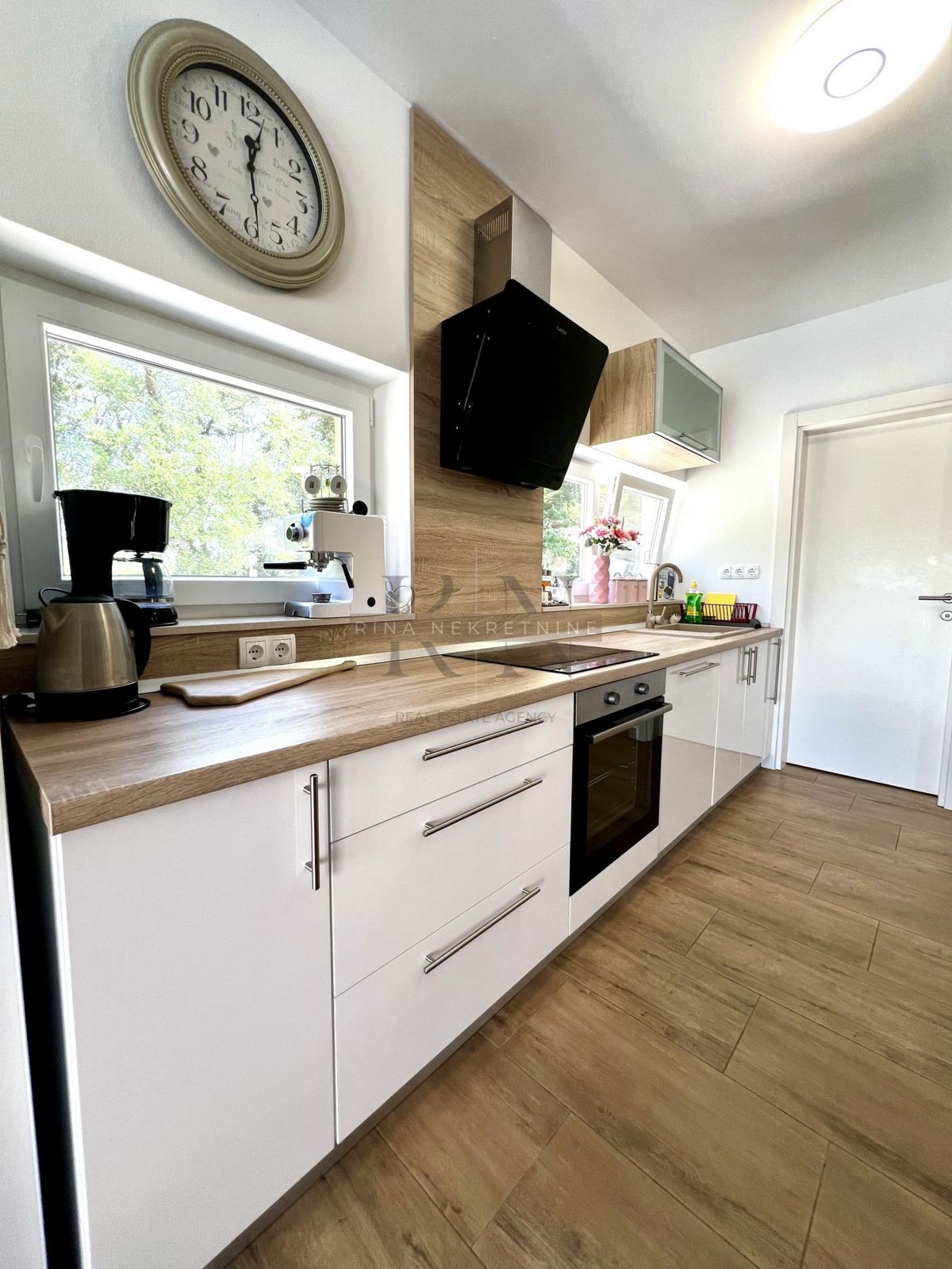 ISTRIA - PARENZO - TINJAN - CASA CON PISCINA PER INVESTIMENTO!