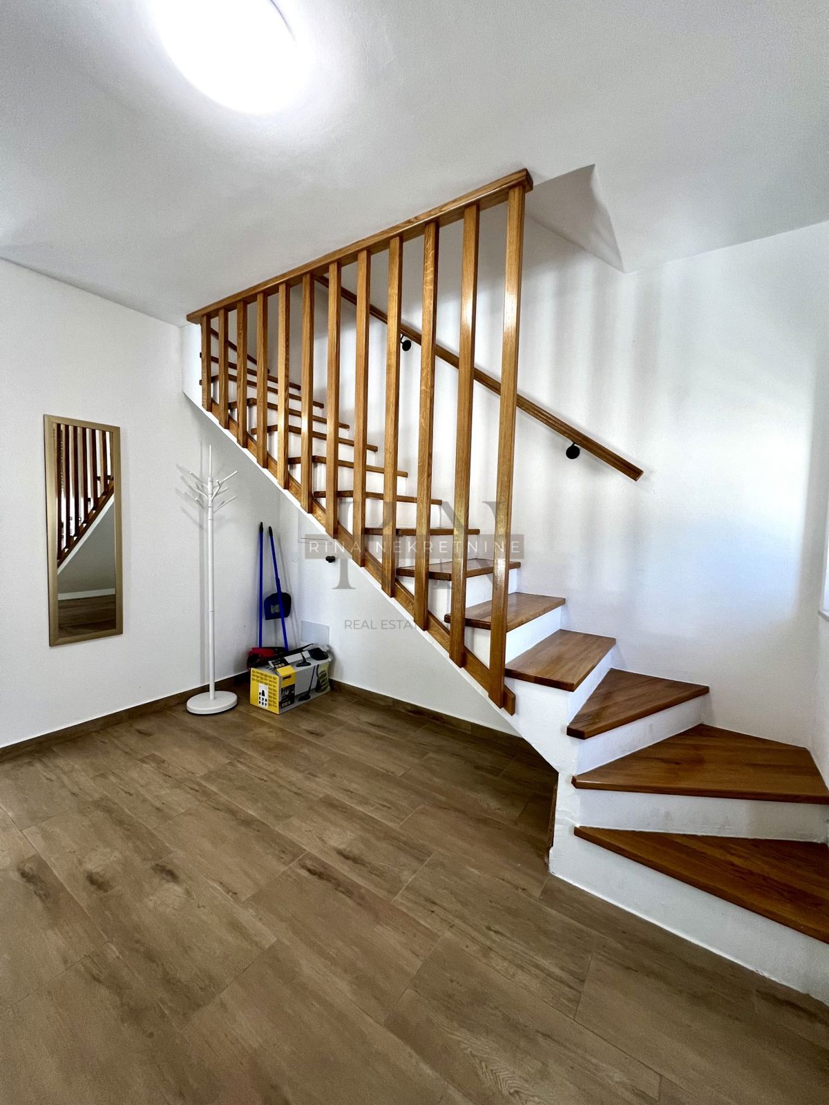 ISTRIA - PARENZO - TINJAN - CASA CON PISCINA PER INVESTIMENTO!