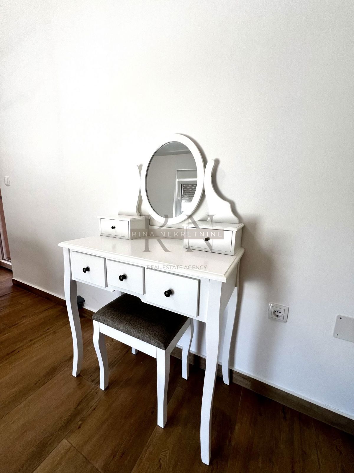 ISTRIA - PARENZO - TINJAN - CASA CON PISCINA PER INVESTIMENTO!