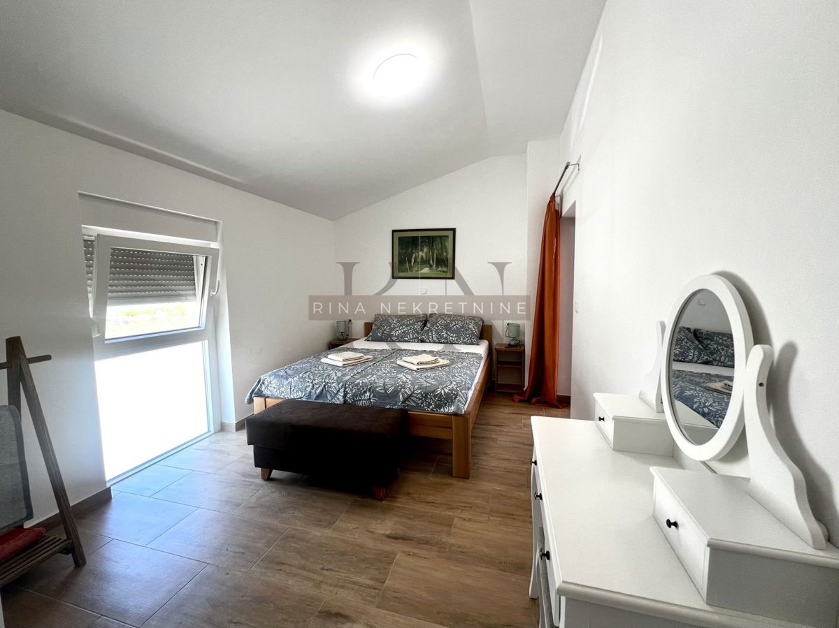 ISTRIA - PARENZO - TINJAN - CASA CON PISCINA PER INVESTIMENTO!