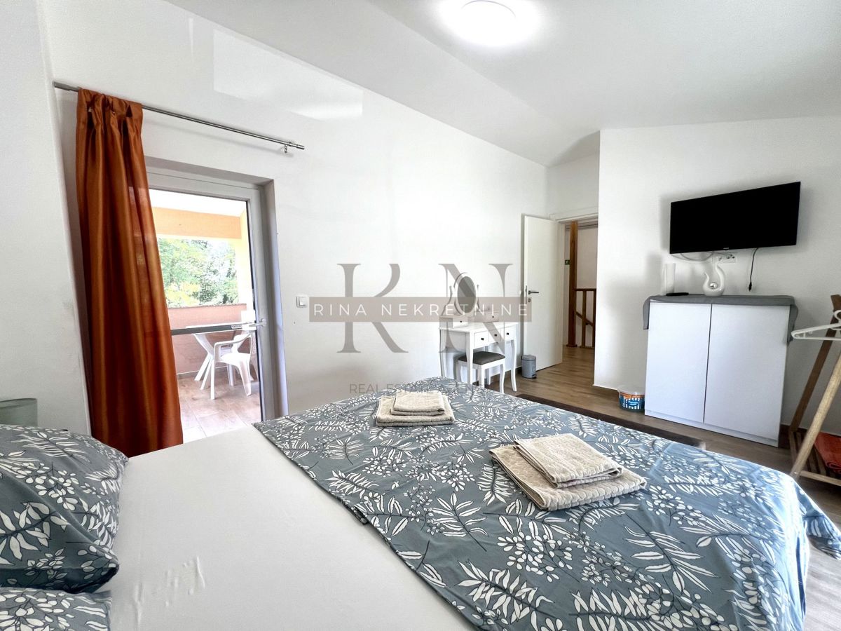 ISTRIA - PARENZO - TINJAN - CASA CON PISCINA PER INVESTIMENTO!