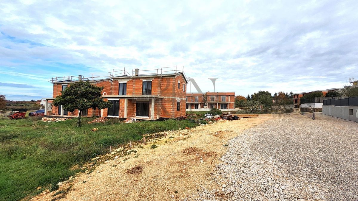 Casa moderna con piscina in Istria – vicino Parenzo