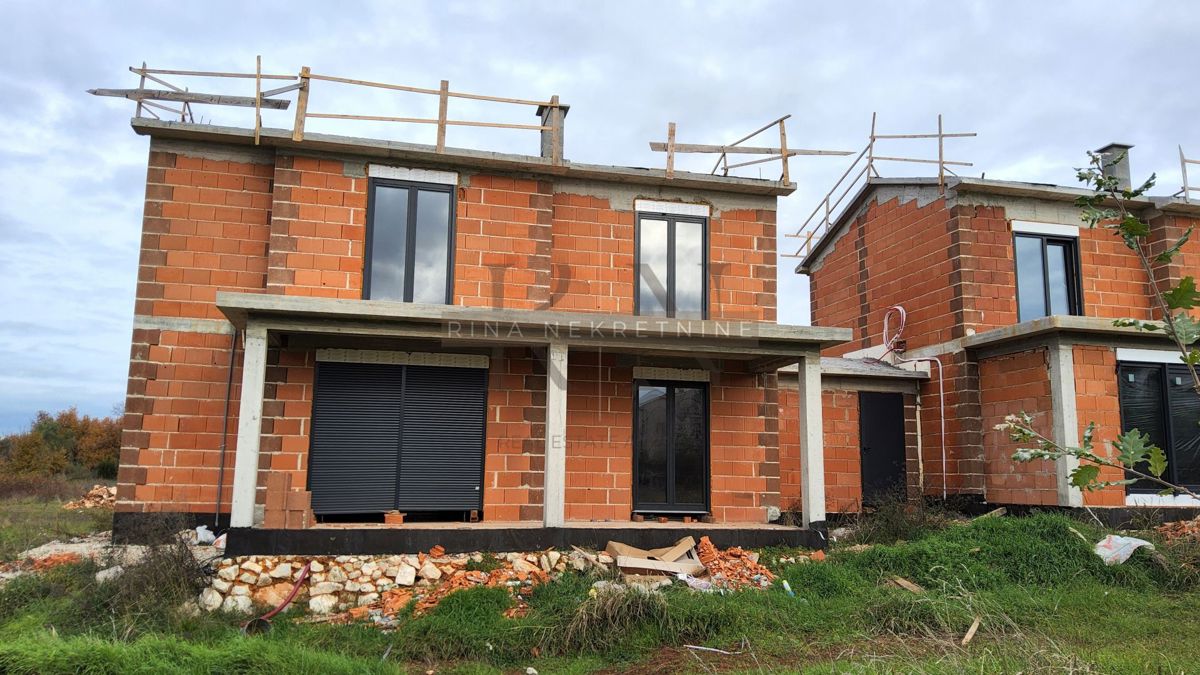 Casa moderna con piscina in Istria – vicino Parenzo